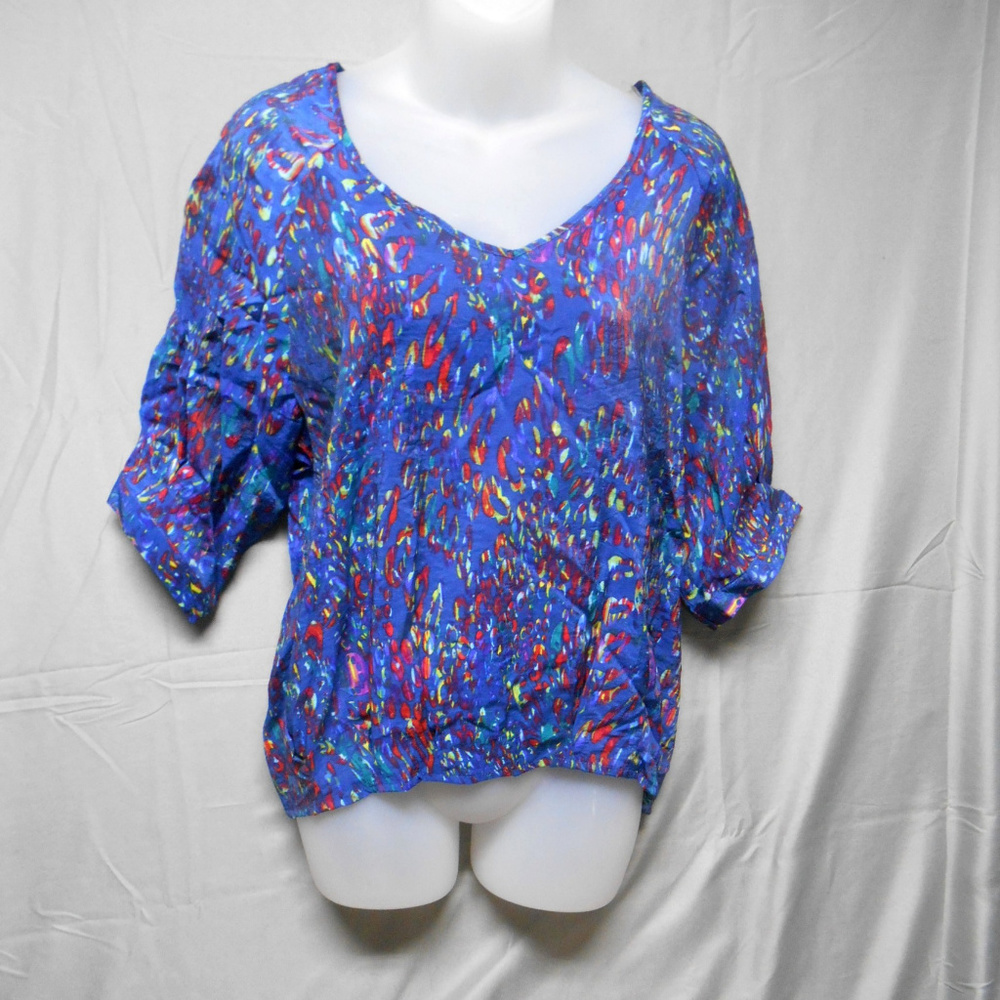 Prototype blue geometric design top womens large